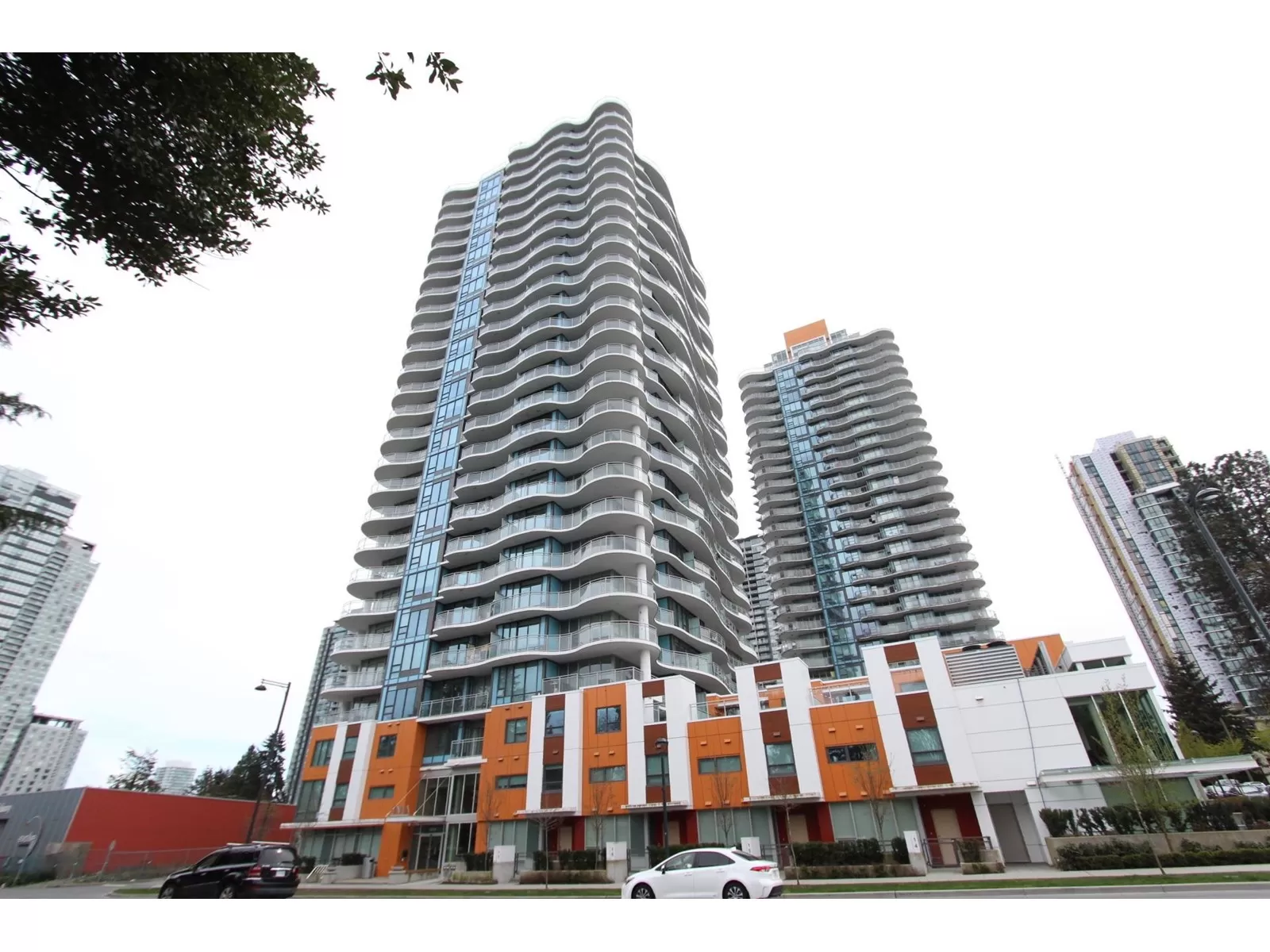 Apartment for rent: 804 13318 104 Avenue, Surrey, British Columbia V3T 0R2