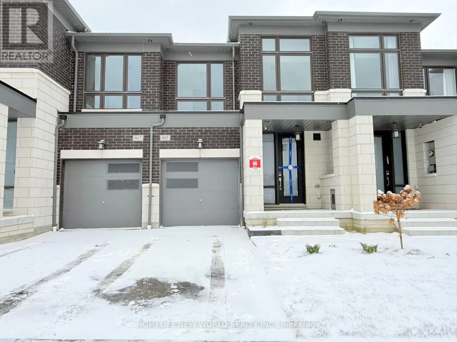 Row / Townhouse for rent: 805 Smoothwater Lane, Pickering, Ontario L1X 0R6