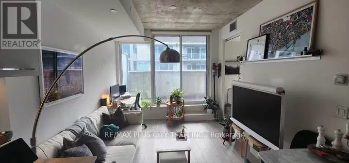 Apartment for rent: 810 - 30 Baseball Place, Toronto, Ontario M4M 0E8