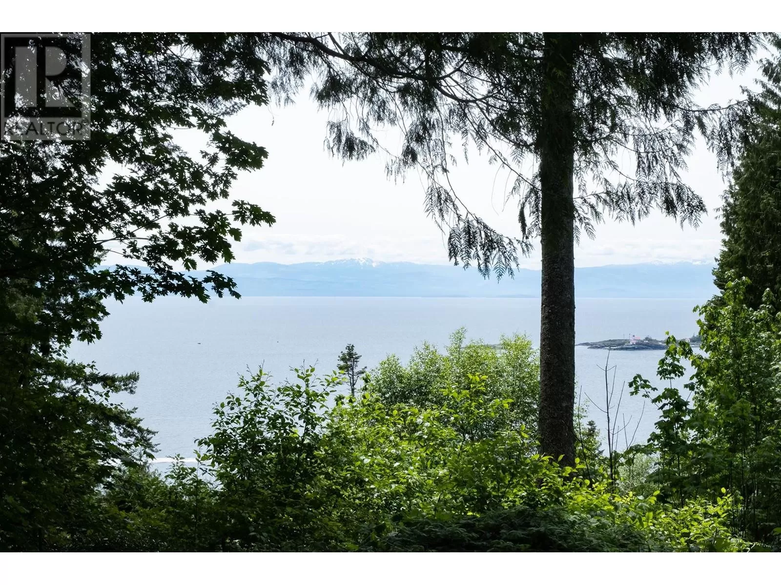 8127 Redrooffs Road, Halfmoon Bay, British Columbia V7Z 1A7