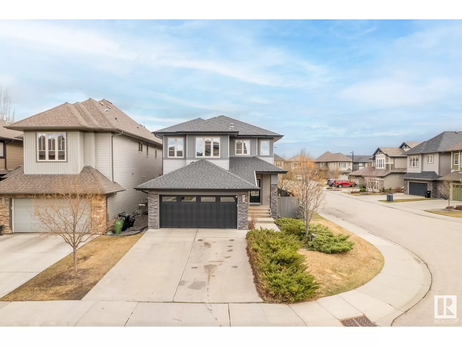 House for rent: 813 Armitage Wd Sw, Edmonton, Alberta T6W 0K6