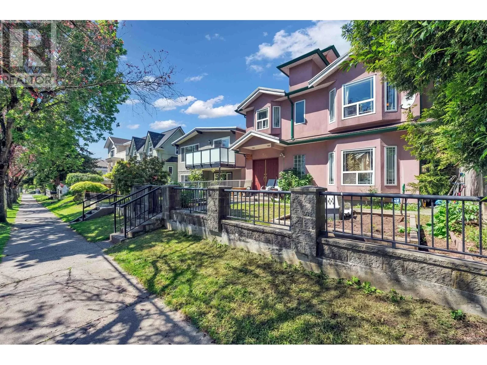 House for rent: 813 Windermere Street, Vancouver, British Columbia V5K 4J5
