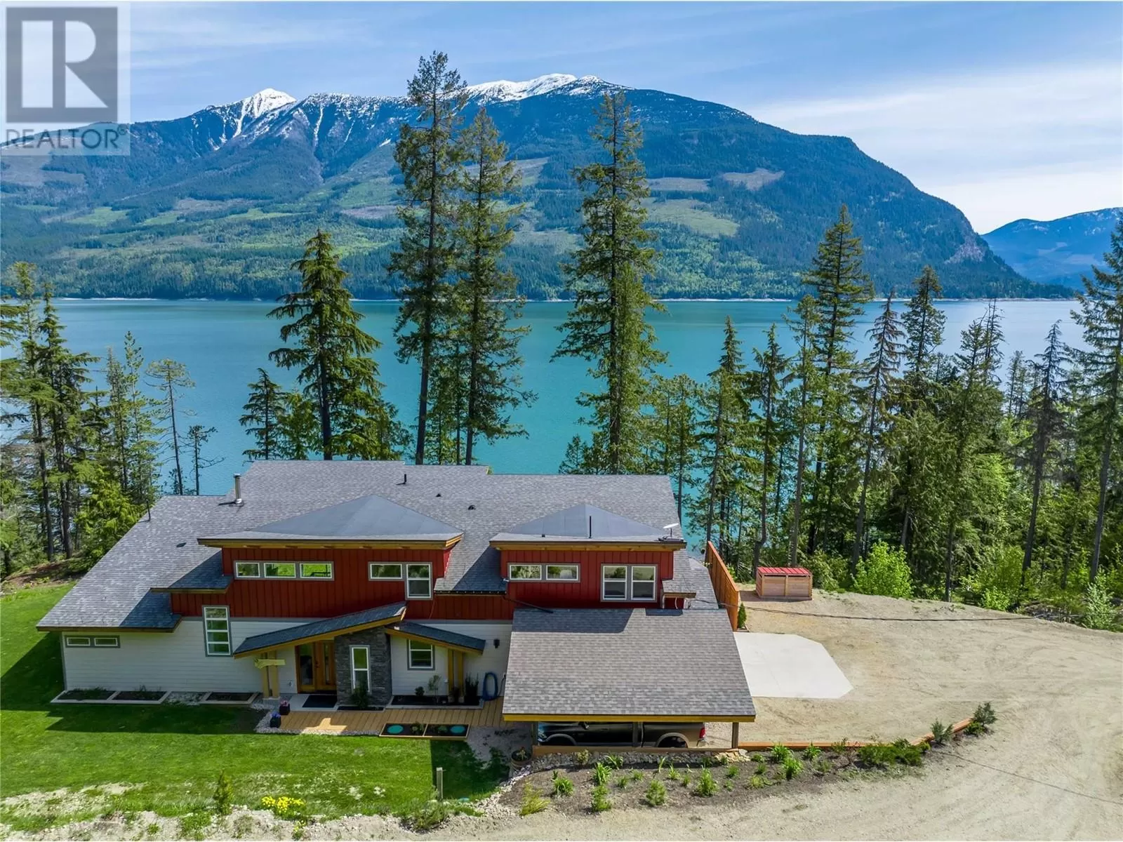 House for rent: 8156 Hwy #23 Highway S, Revelstoke, British Columbia V0E 2S0