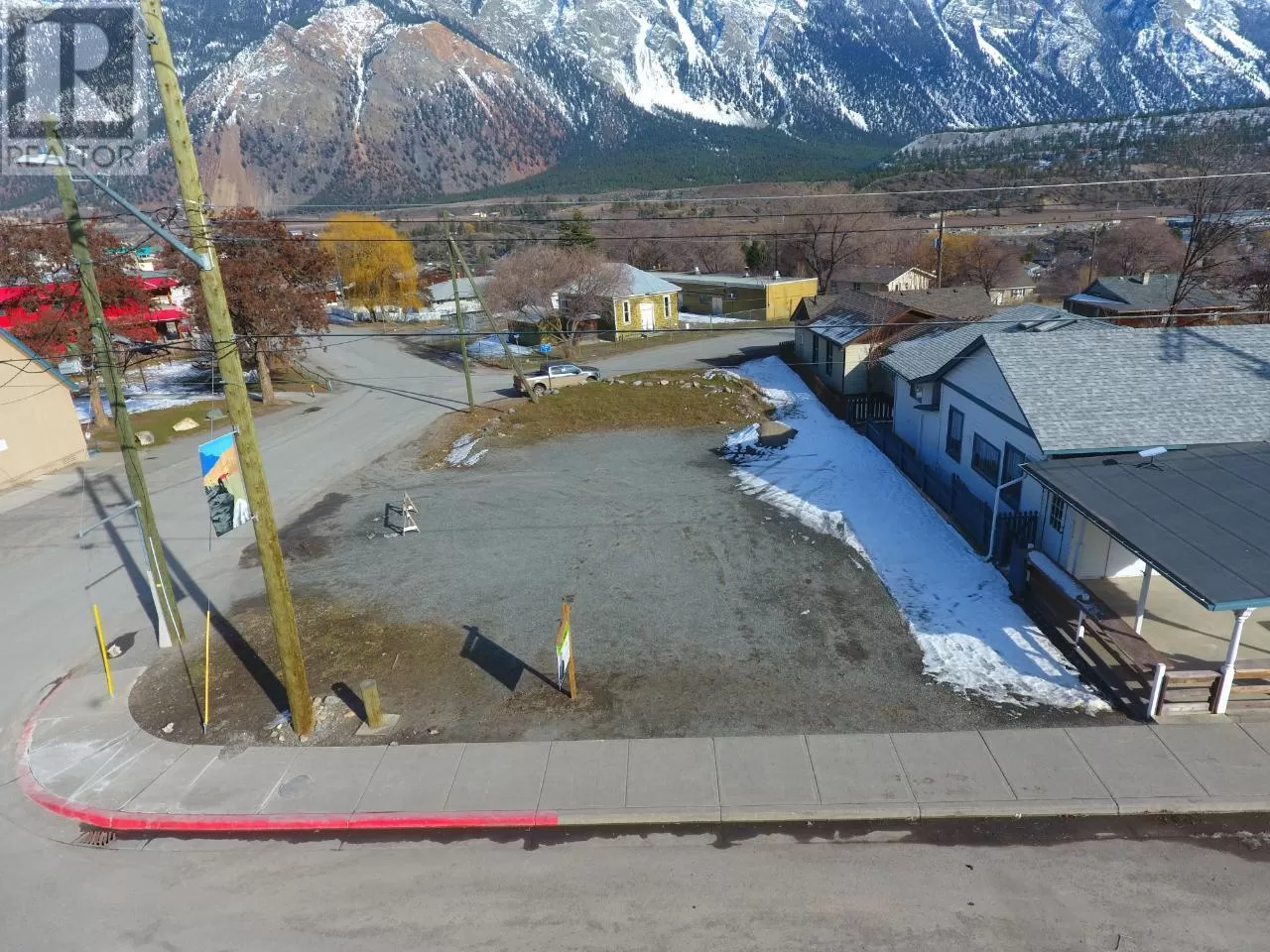 Other for rent: 818 Main Street, Lillooet, British Columbia V0K 1V0