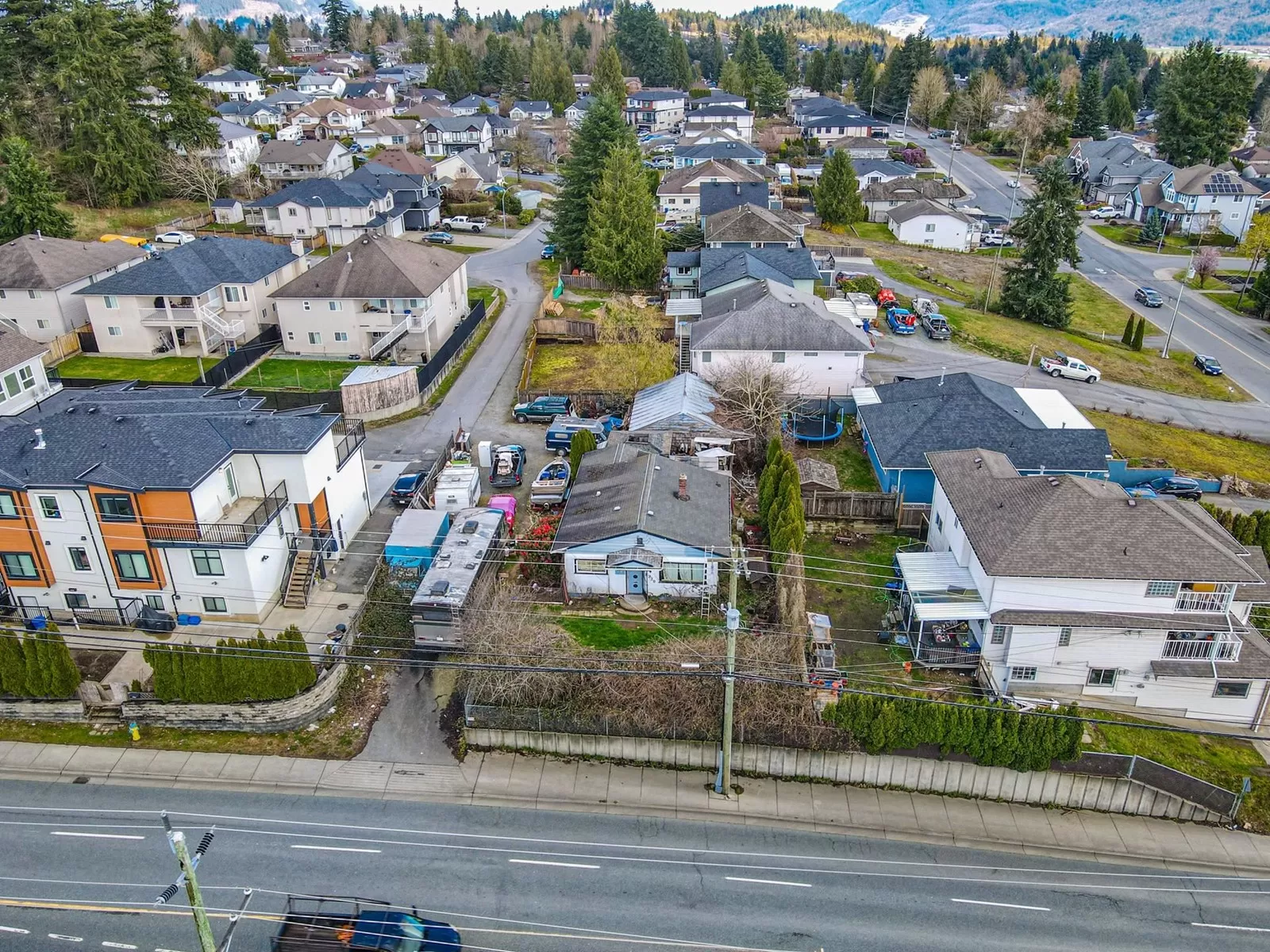 House for rent: 8220 Cedar Street, Mission, British Columbia V2V 3N6