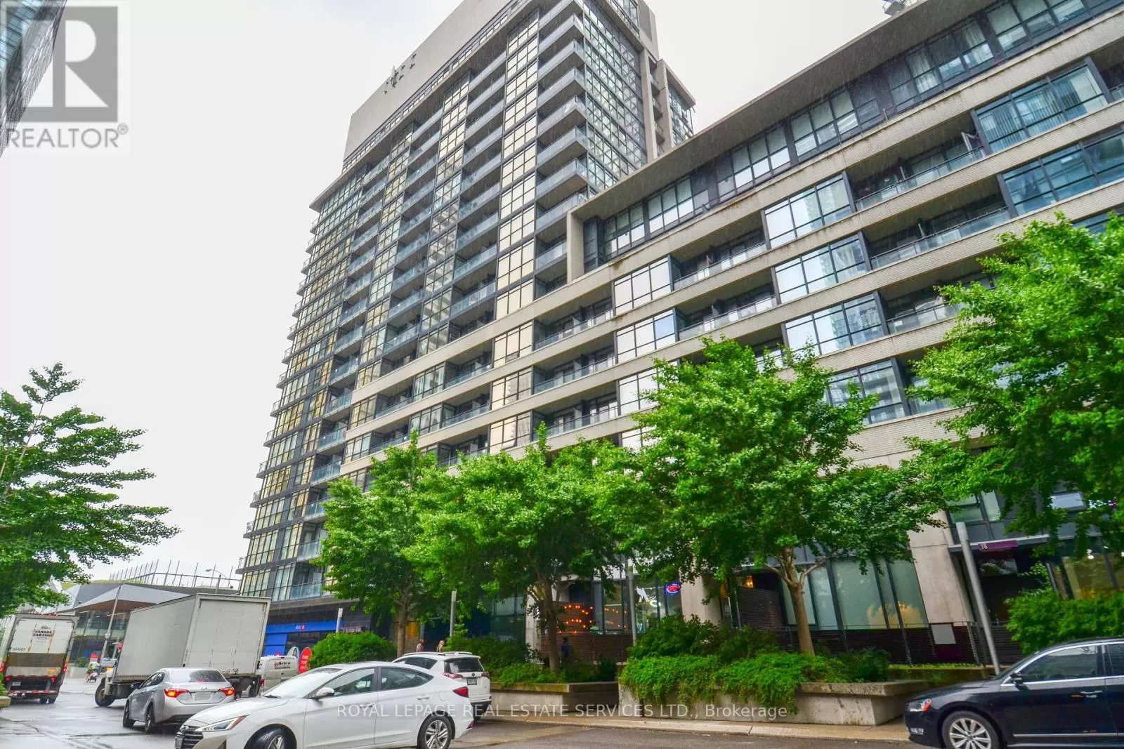 Apartment for rent: 832 - 8 Telegram Mews E, Toronto, Ontario M5V 3Z5