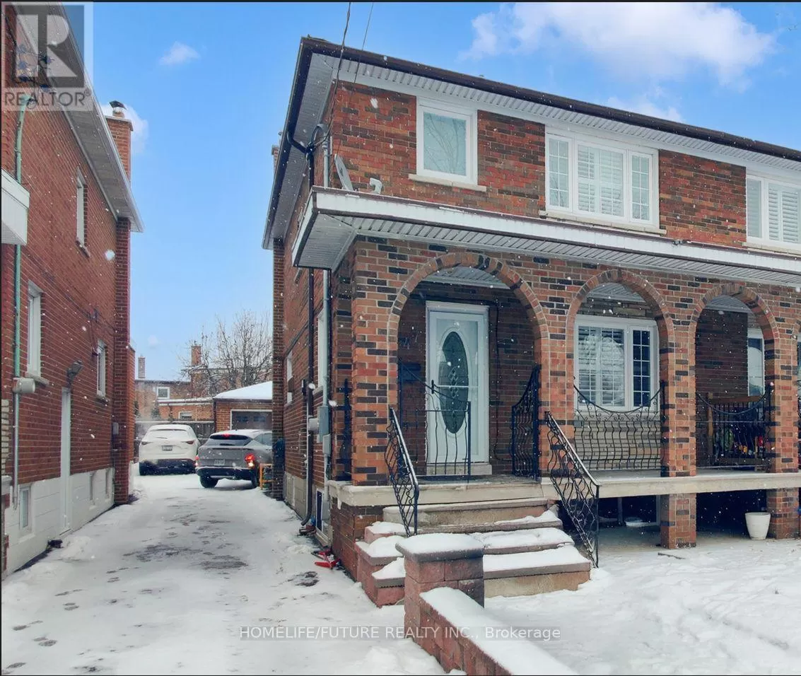 House for rent: 847 Runnymede Road, Toronto, Ontario M6N 3W1