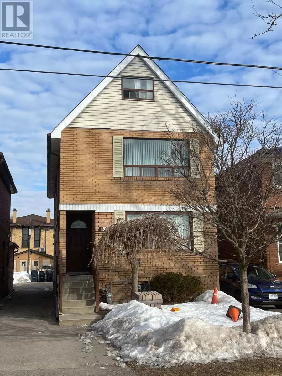 Triplex for rent: 86 Portland Street S, Toronto, Ontario M8Y 1A7