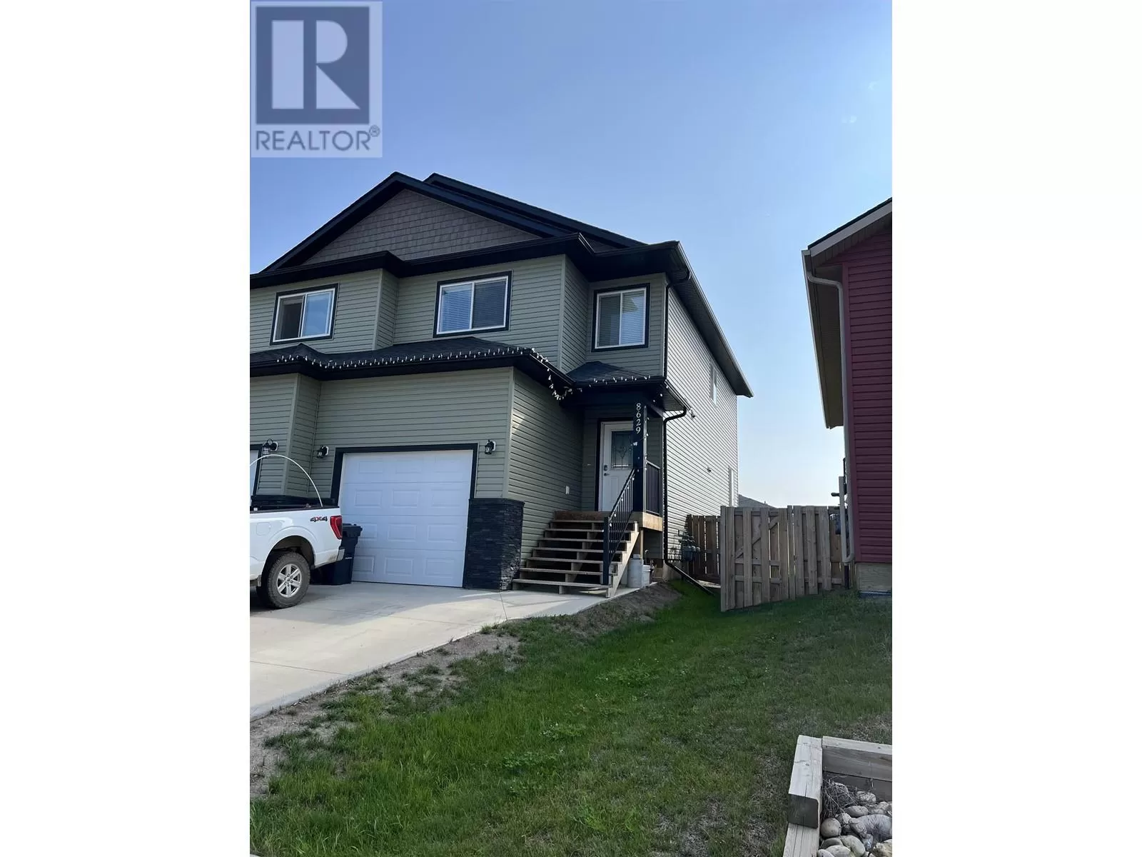 Duplex for rent: 8629 85 Street, Fort St. John, British Columbia V1J 0S2