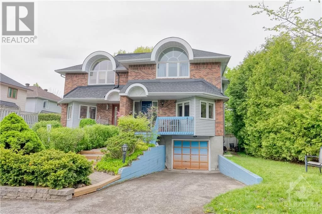 House for rent: 880 Riddell Avenue N, Ottawa, Ontario K2A 2V9