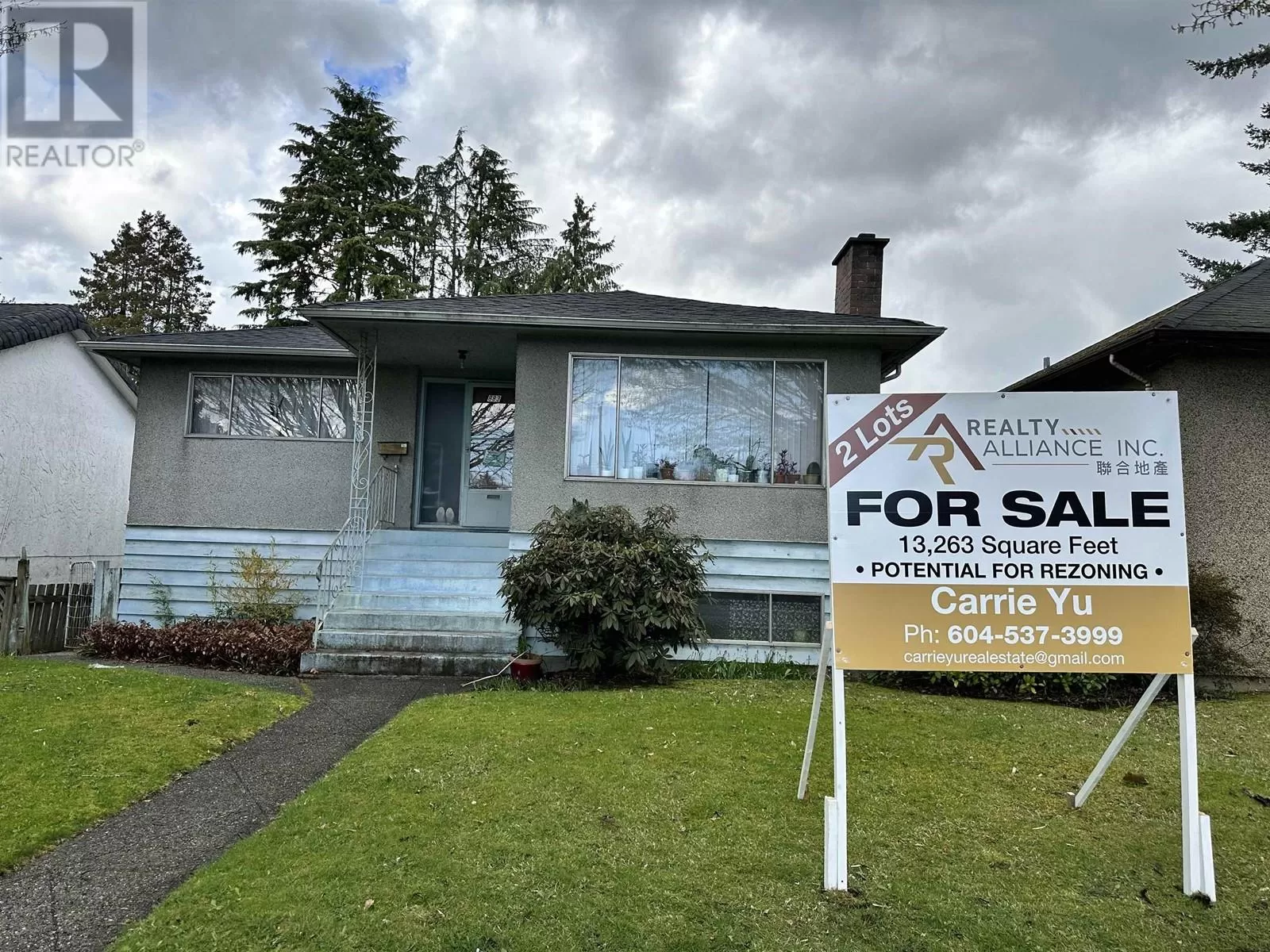House for rent: 883 E 33rd Avenue, Vancouver, British Columbia V5V 3A4