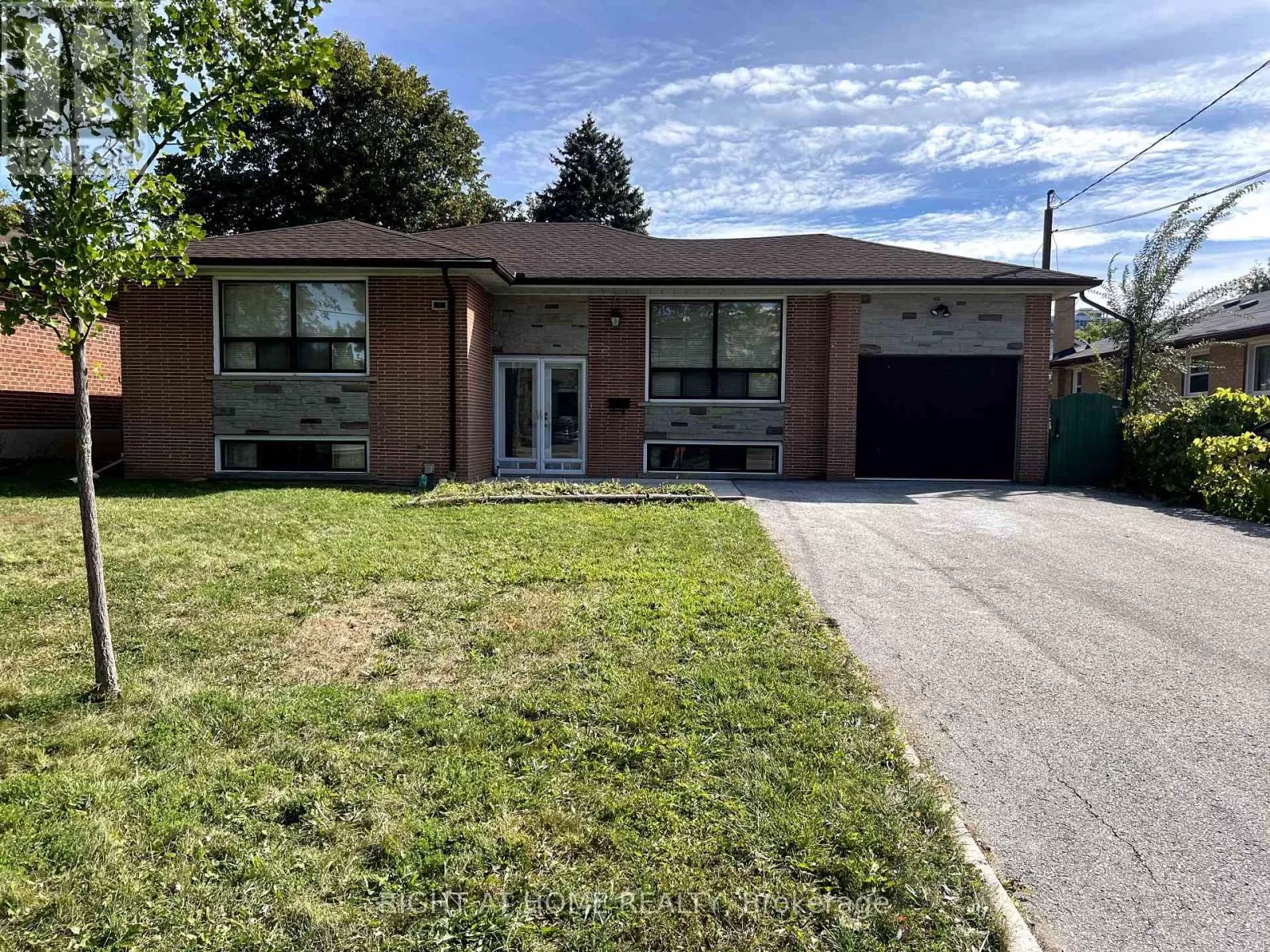 House for rent: 9 Dewlane Drive, Toronto, Ontario M2R 2P7