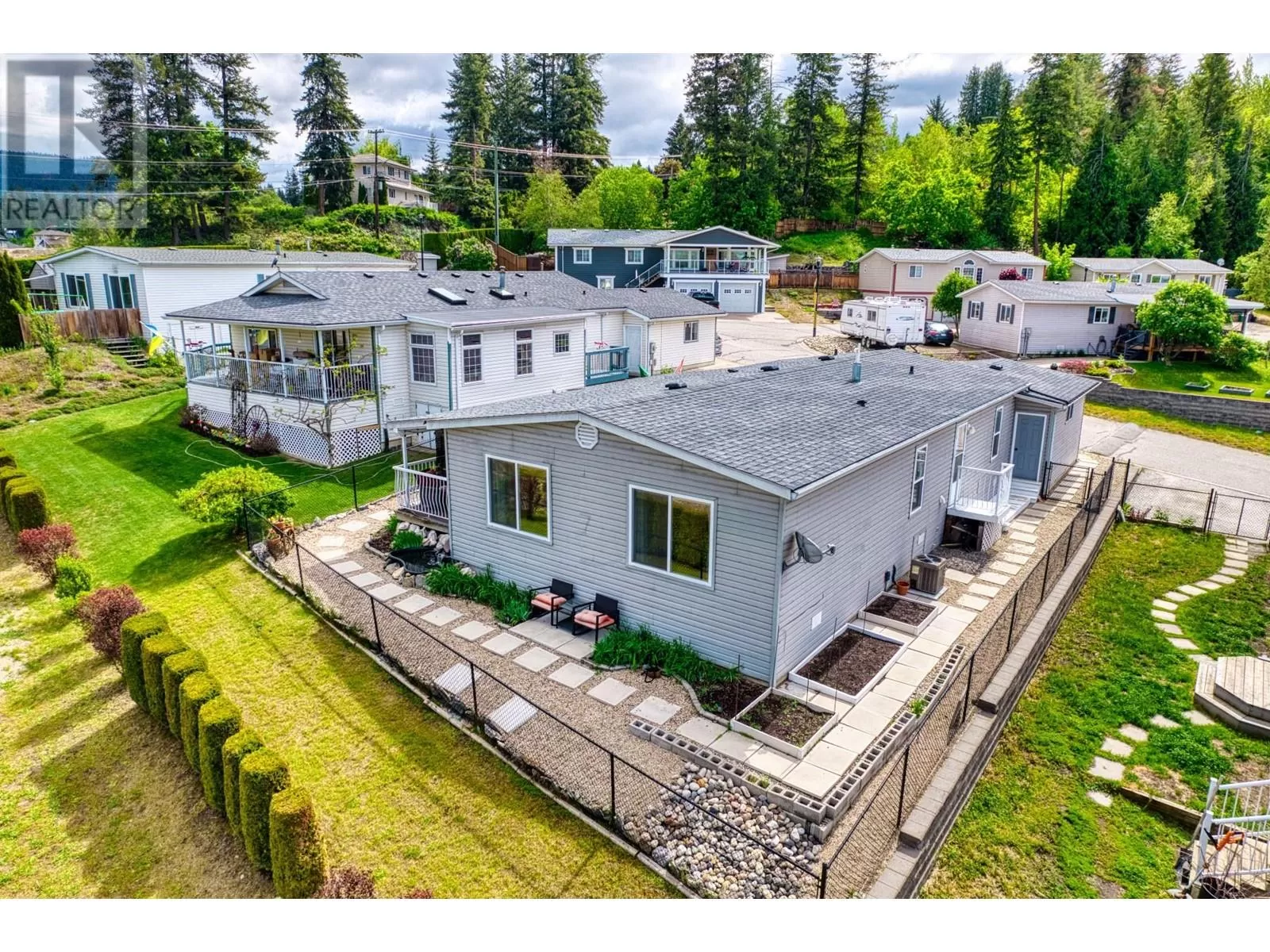 House for rent: 900 10 Avenue Se Unit# 7, Salmon Arm, British Columbia V1E 2W6