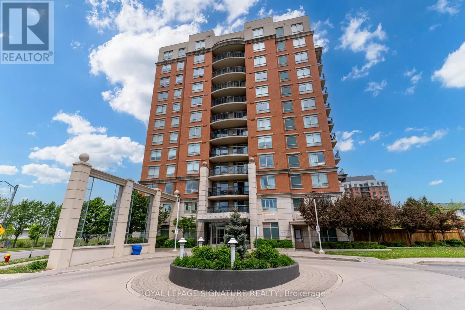 Apartment for rent: 911 - 2365 Central Park Drive, Oakville, Ontario L6H 0C7