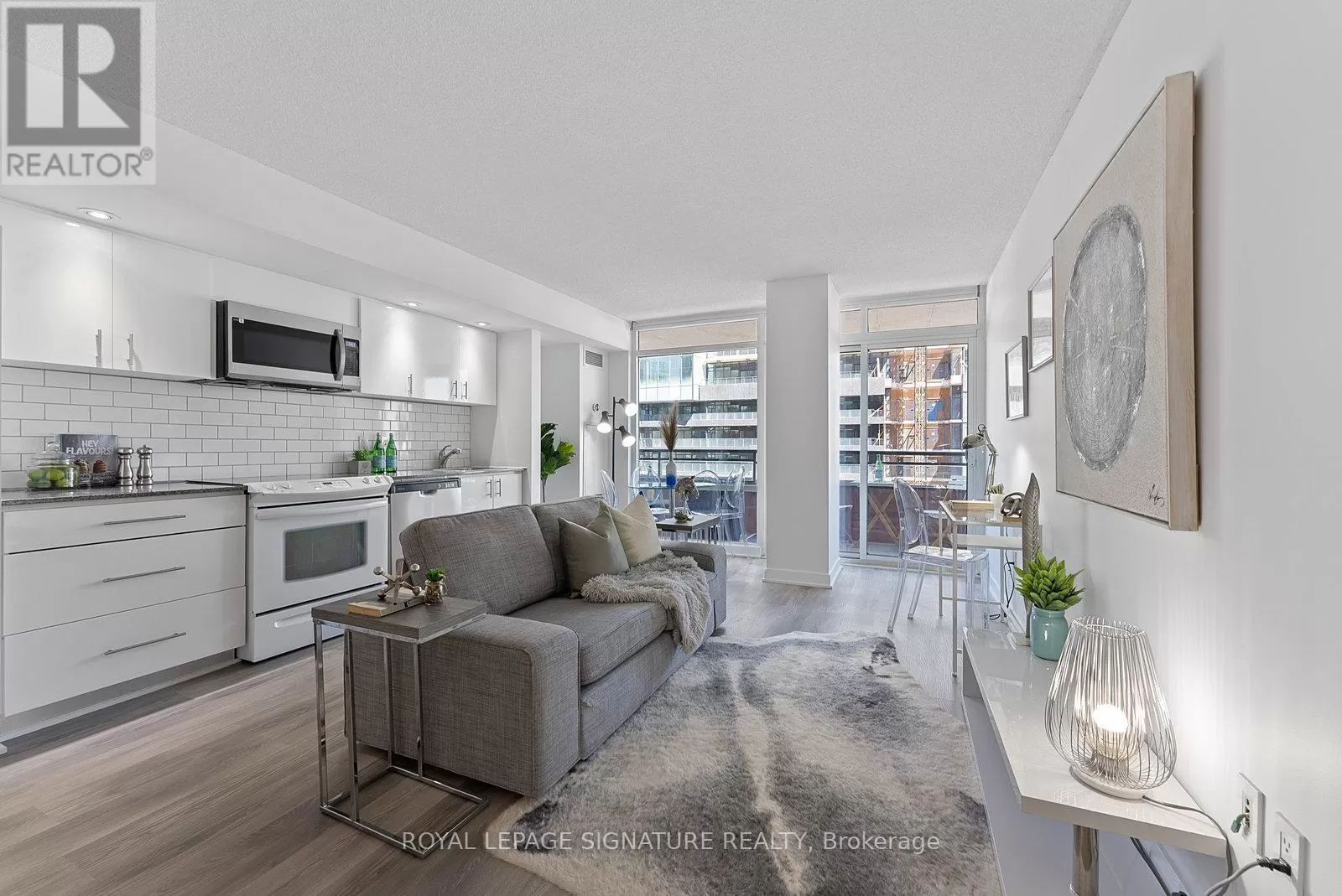 Apartment for rent: 917 - 4k Spadina Avenue, Toronto, Ontario M5V 3Y9