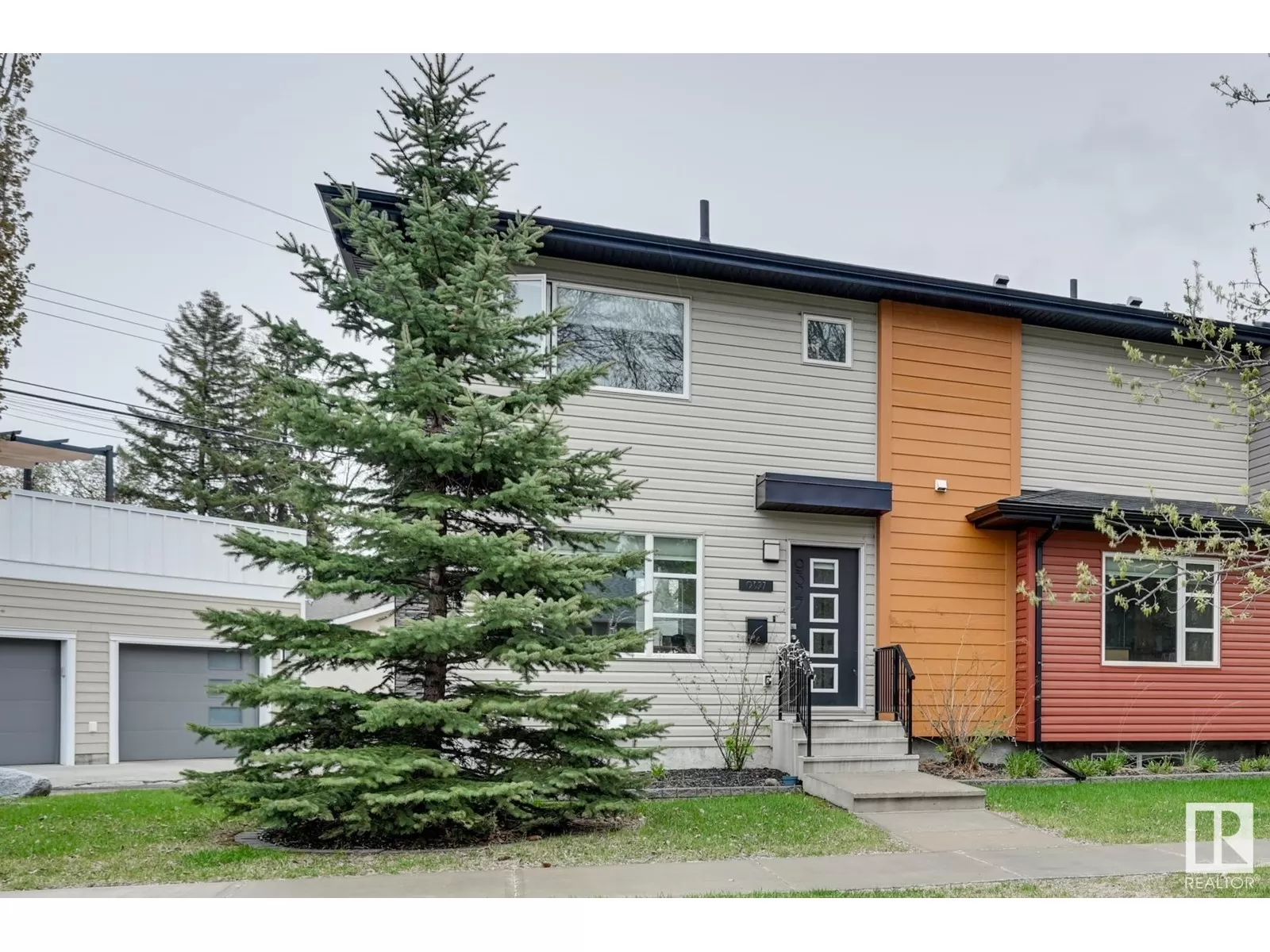 Row / Townhouse for rent: 9327 93 St Nw, Edmonton, Alberta T6C 3V6