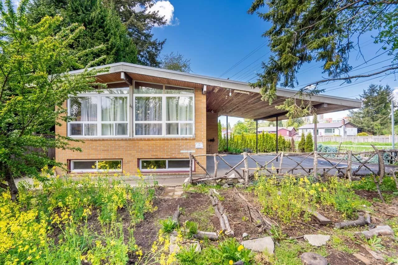 House for rent: 9387 140 Street, Surrey, British Columbia V3V 5Z3