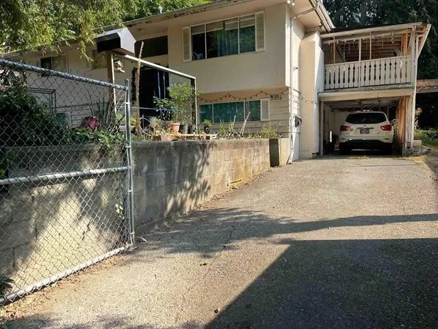 House for rent: 9914 138a Street, Surrey, British Columbia V3T 4L1