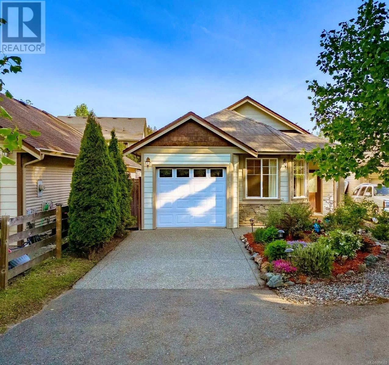 House for rent: 992 Wild Pond Lane, Langford, British Columbia V9C 4M7