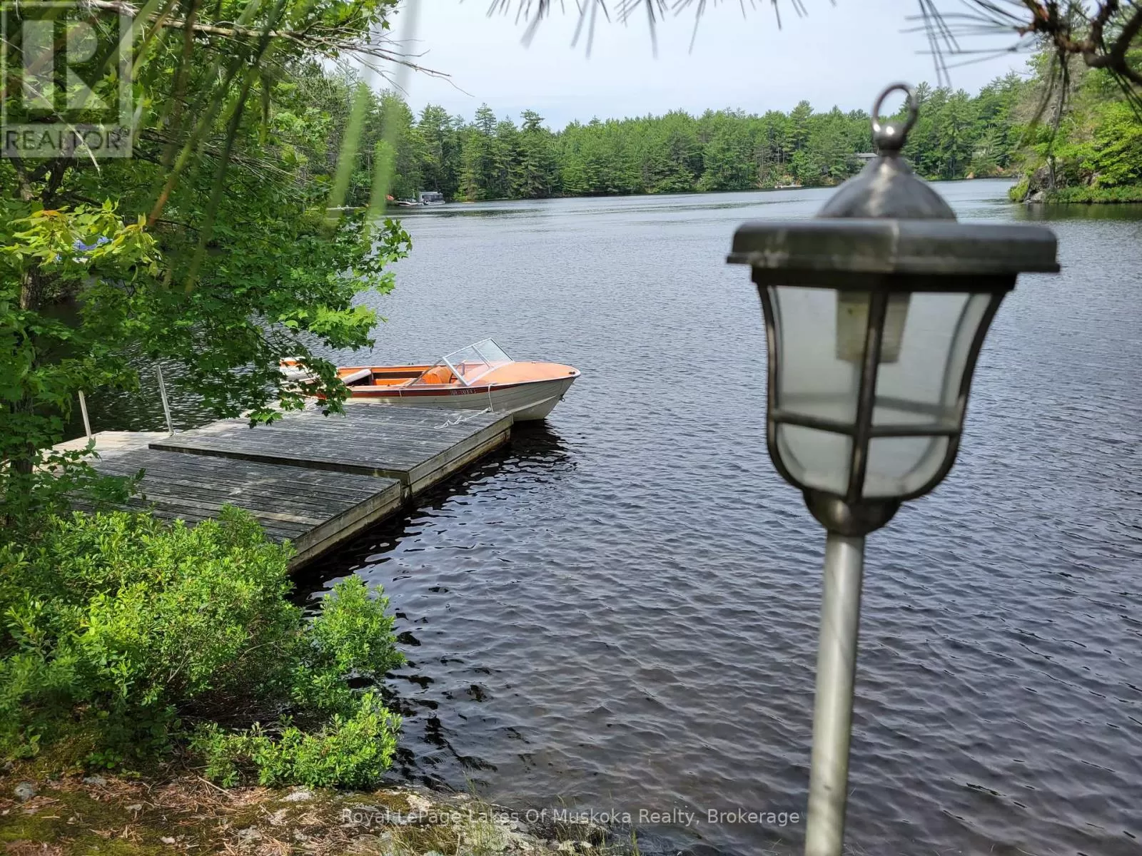 998 Gull Lake, Gravenhurst), Ontario P1P 1V5