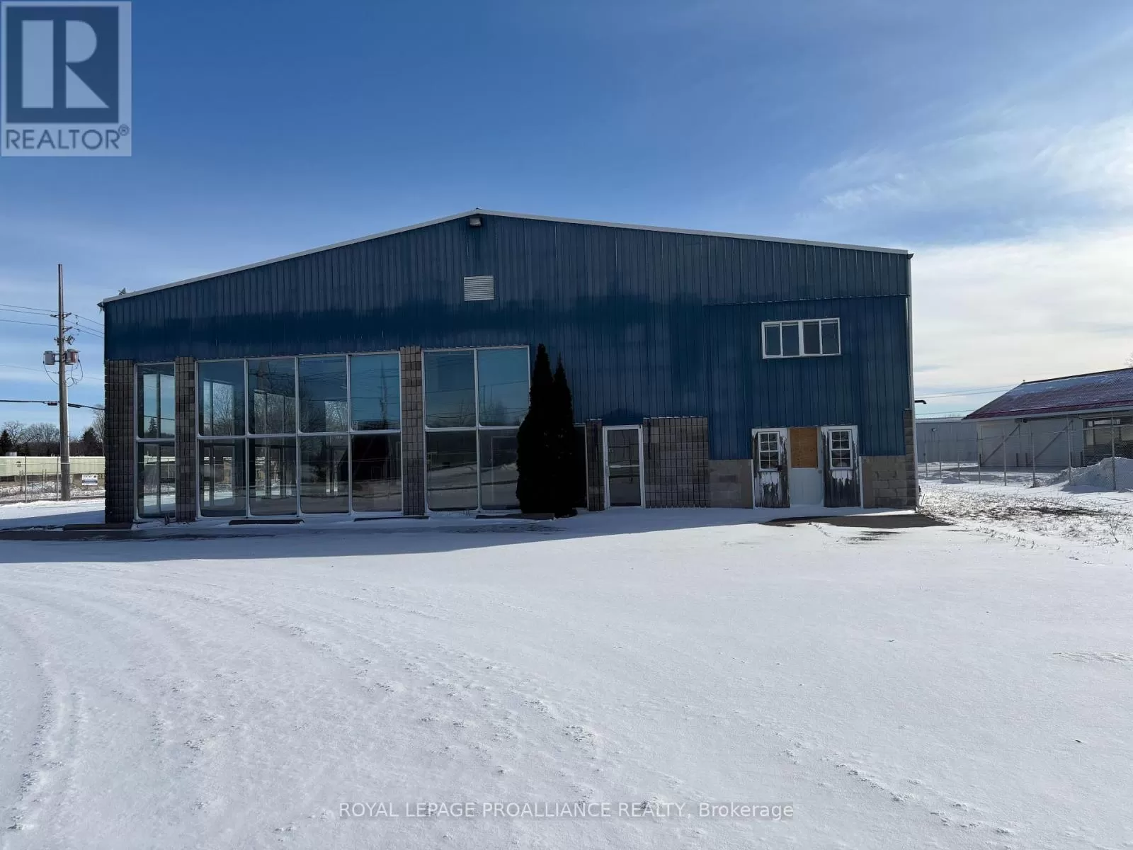 Warehouse for rent: 9(c) Mcfarland Drive, Prince Edward County, Ontario K0K 2T0