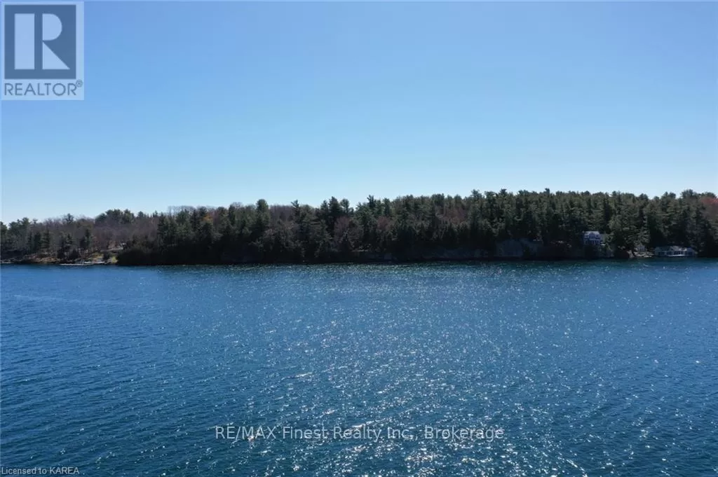 A Club Island, Leeds and the Thousand Islands, Ontario K0E 1V0