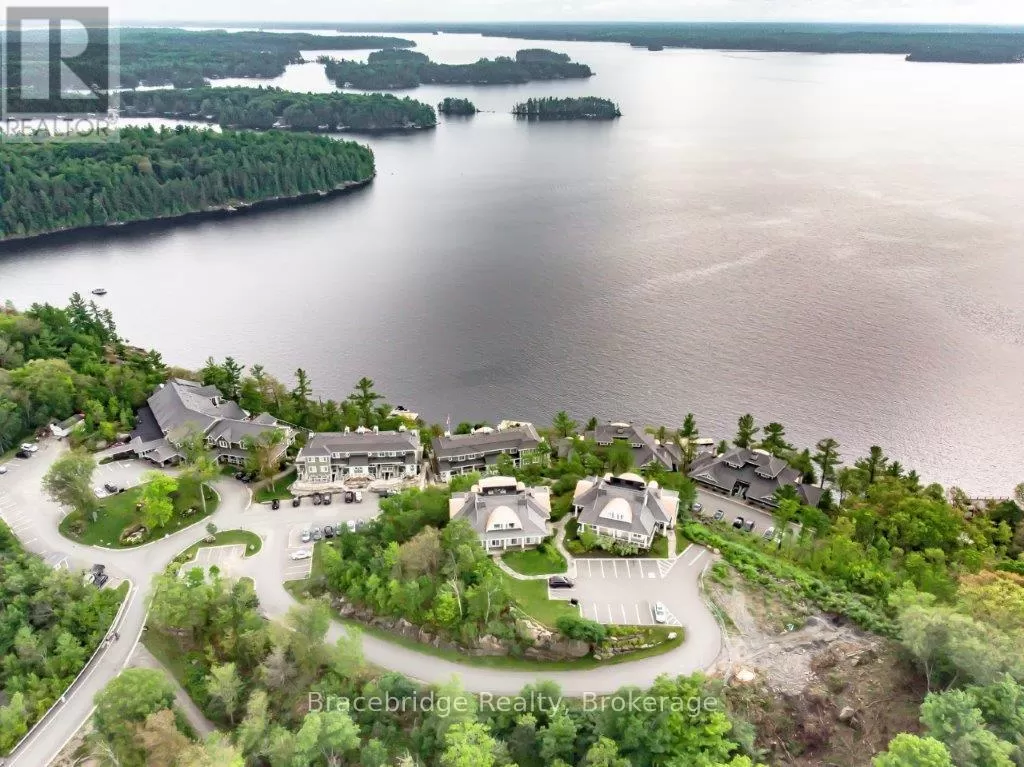 Apartment for rent: A102-a2 - 1869 Muskoka 118 Road W, Muskoka Lakes), Ontario P1L 1W8