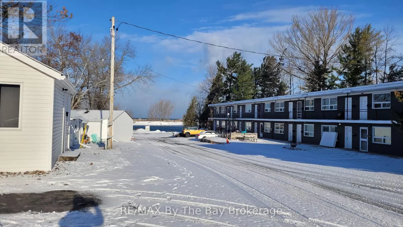 Other for rent: A14 - 280 River Road E, Wasaga Beach, Ontario L9Z 2L7