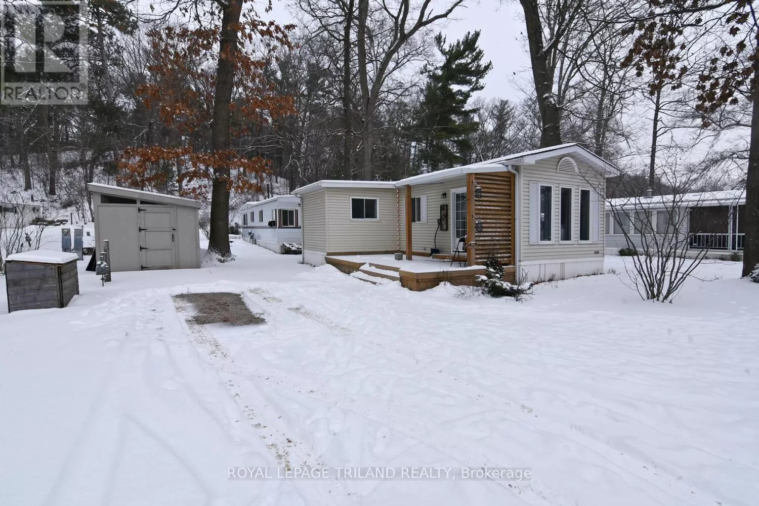 Mobile Home for rent: A51 - 9910 Northville Crescent, Lambton Shores, Ontario N0M 2N0