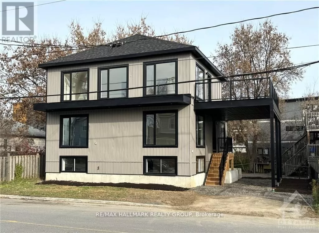 Duplex for rent: B - 37 Jolliet Avenue, Ottawa, Ontario K1L 5H4