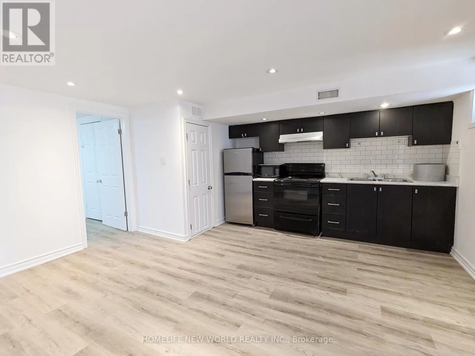 House for rent: Lower - 14 Main Street, Toronto, Ontario M4E 2V4