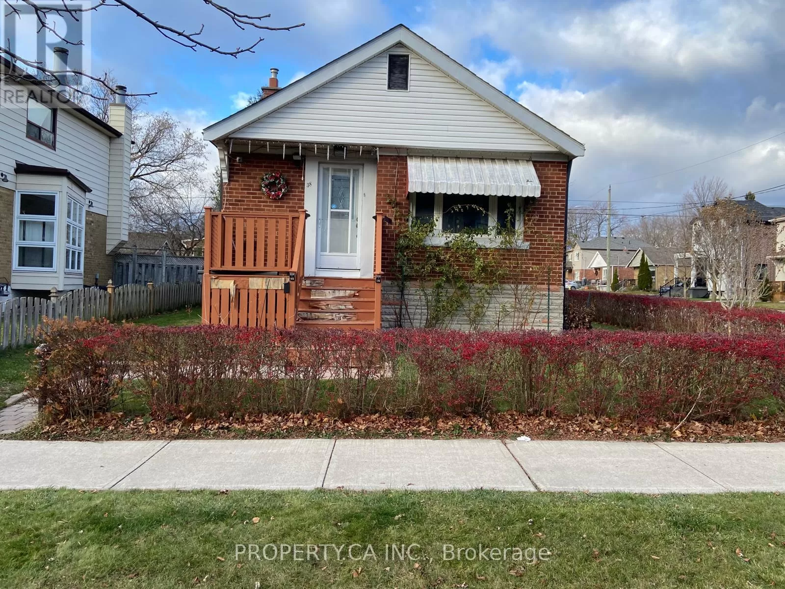 House for rent: Lower - 38 Florens Avenue, Toronto, Ontario M1L 1R6