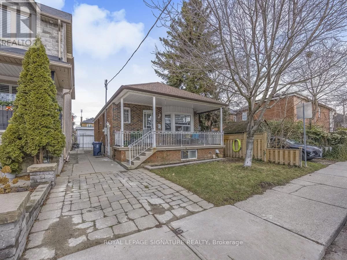 House for rent: Lower - 58 Sammon Avenue, Toronto, Ontario M4J 1Y6