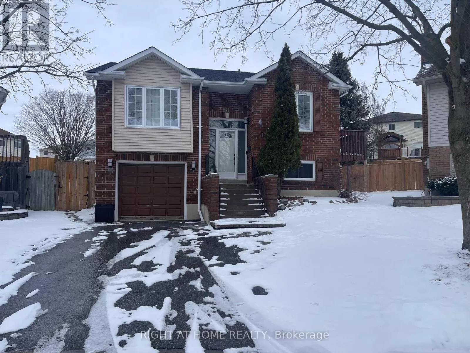 House for rent: Lower - 880 Meadowhill Court, Oshawa, Ontario L1K 1X5