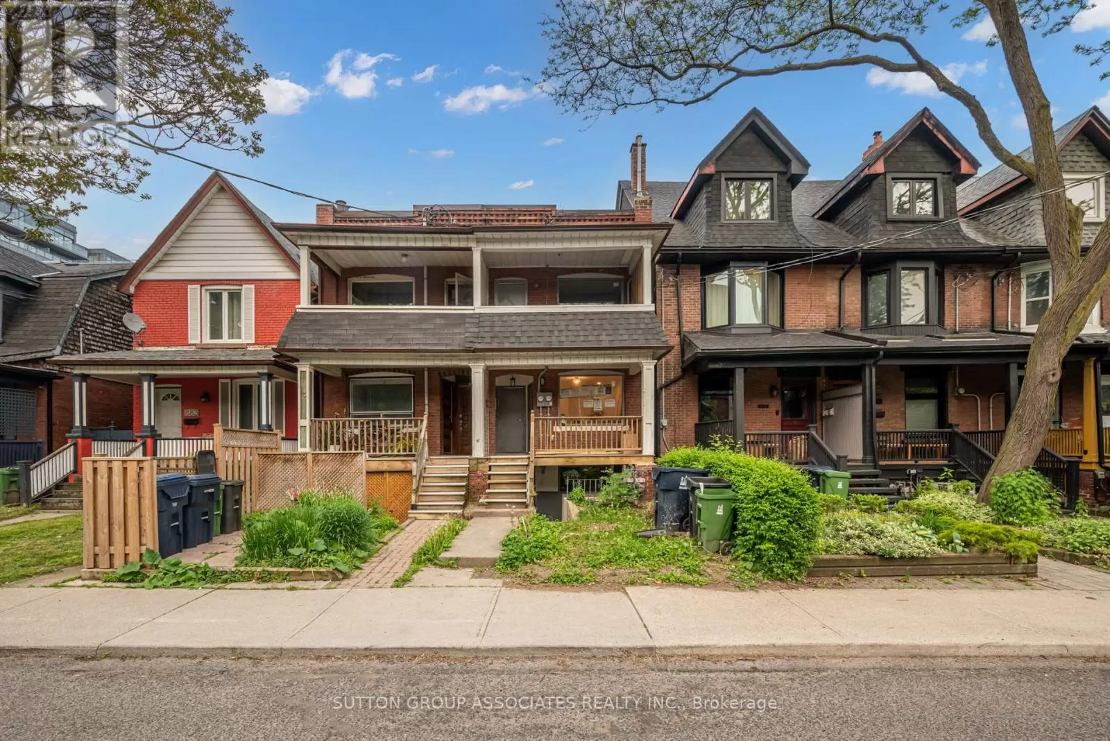 House for rent: Main - 879 Palmerston Avenue, Toronto, Ontario M6G 2S3