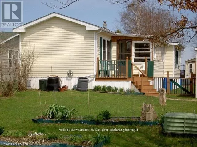 Mobile Home for rent: Unit 29 - 302694 Douglas Street, West Grey, Ontario N0G 1R0