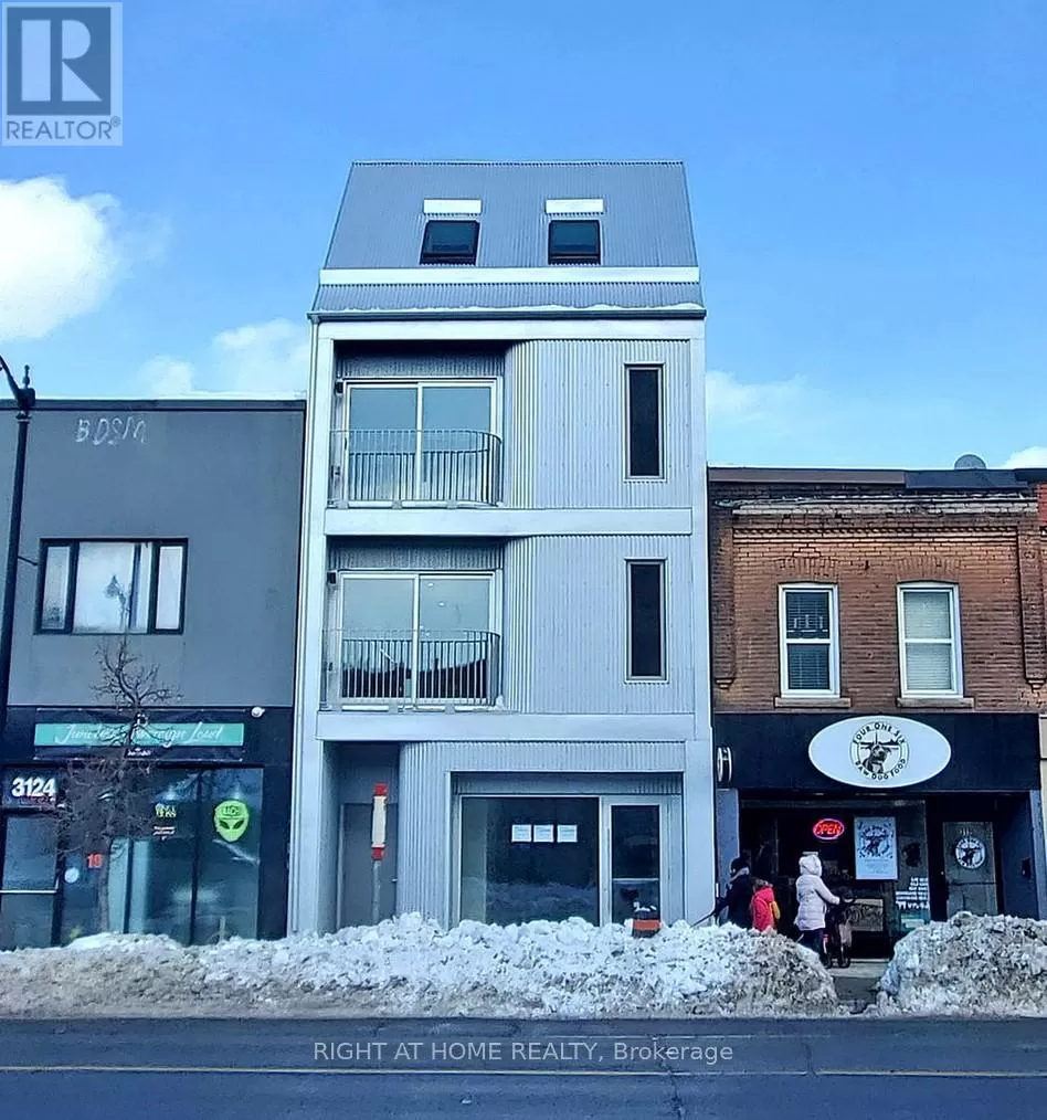 Other for rent: Unit 4 - 3122 Dundas Street W, Toronto, Ontario M6P 2A1