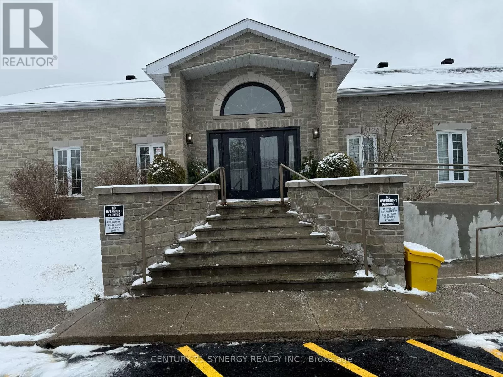 Offices for rent: Unit C - 20 Bennett Street, Carleton Place, Ontario K7C 4J9