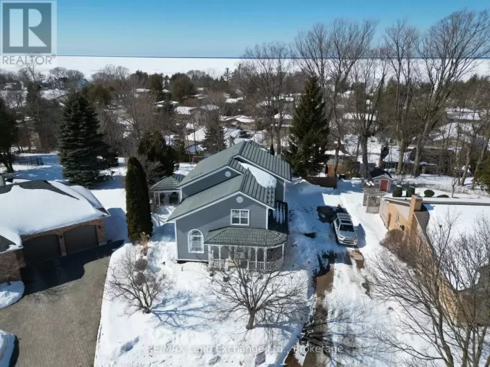 10 MANOR WOOD CRESCENT, Kincardine