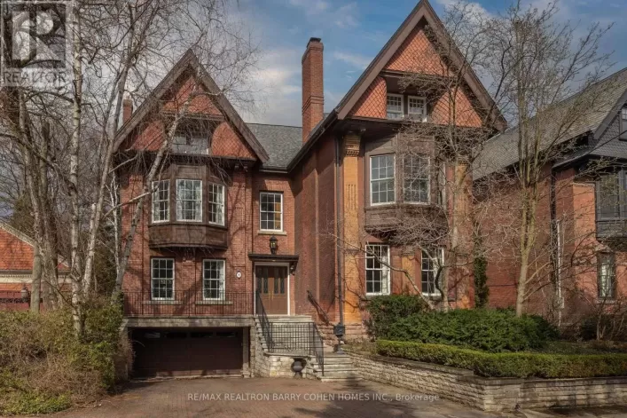 10 PINE HILL ROAD, Toronto