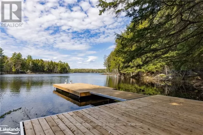 1001 HEMLOCK ROAD, Lake of Bays