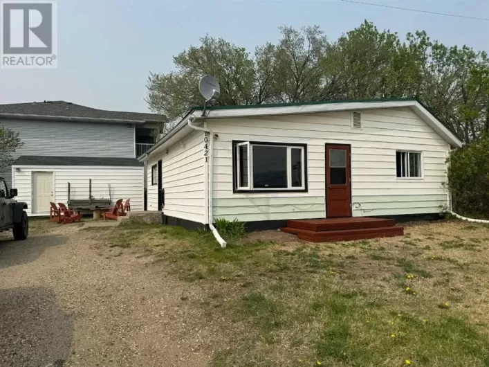 10421 89 Street, Peace River