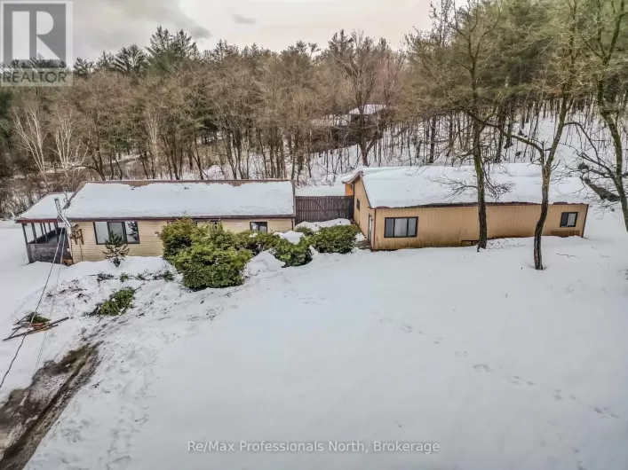 1090 WHITES ROAD, Muskoka Lakes