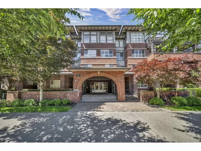 111 6815 188 STREET, Surrey