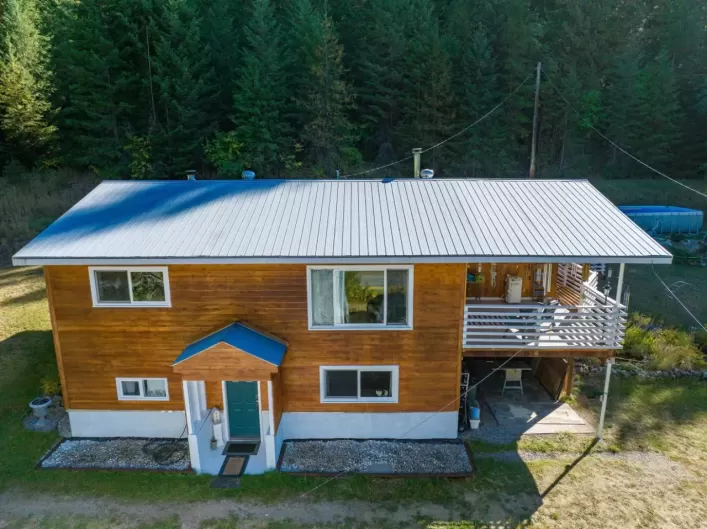 1110 22 Highway, Rossland