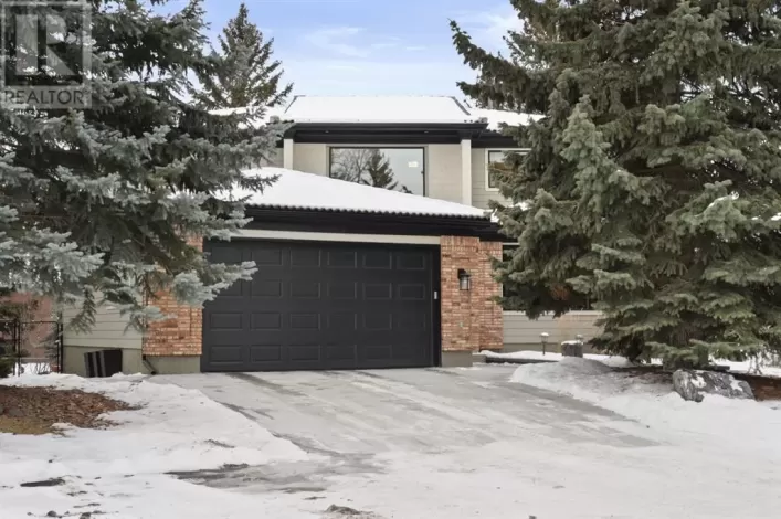 12 Pump Hill Mews SW, Calgary