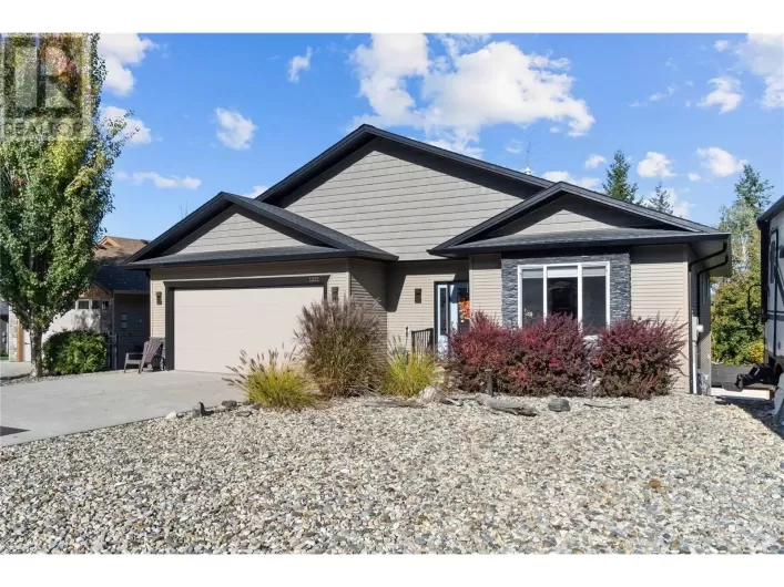 1221 7 Avenue SE, Salmon Arm