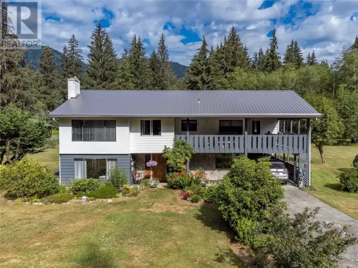 1301 Sayward Rd, Sayward