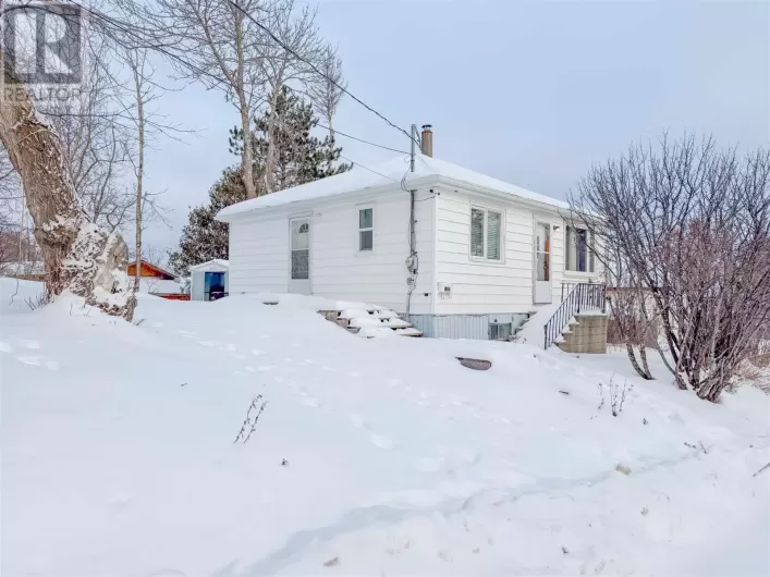 1326 River Drive, Kenora