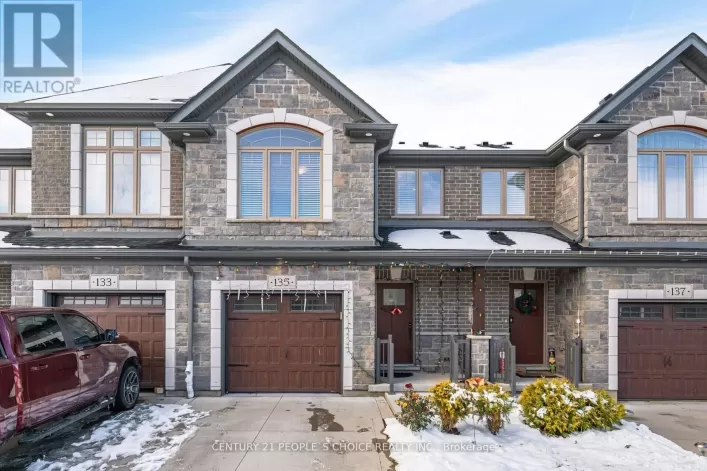 135 HOLLYBROOK TRAIL, Kitchener